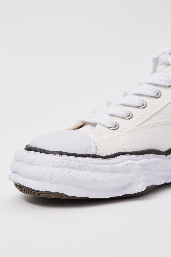 Peterson 23 / Original Sole Canvas Low-Top Sneaker - White