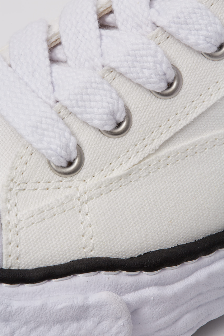 Peterson 23 / Original Sole Canvas Low-Top Sneaker - White