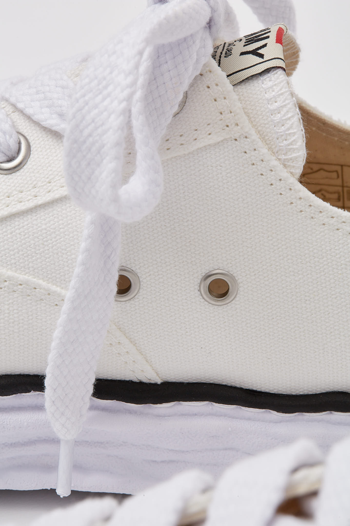 Peterson 23 / Original Sole Canvas Low-Top Sneaker - White