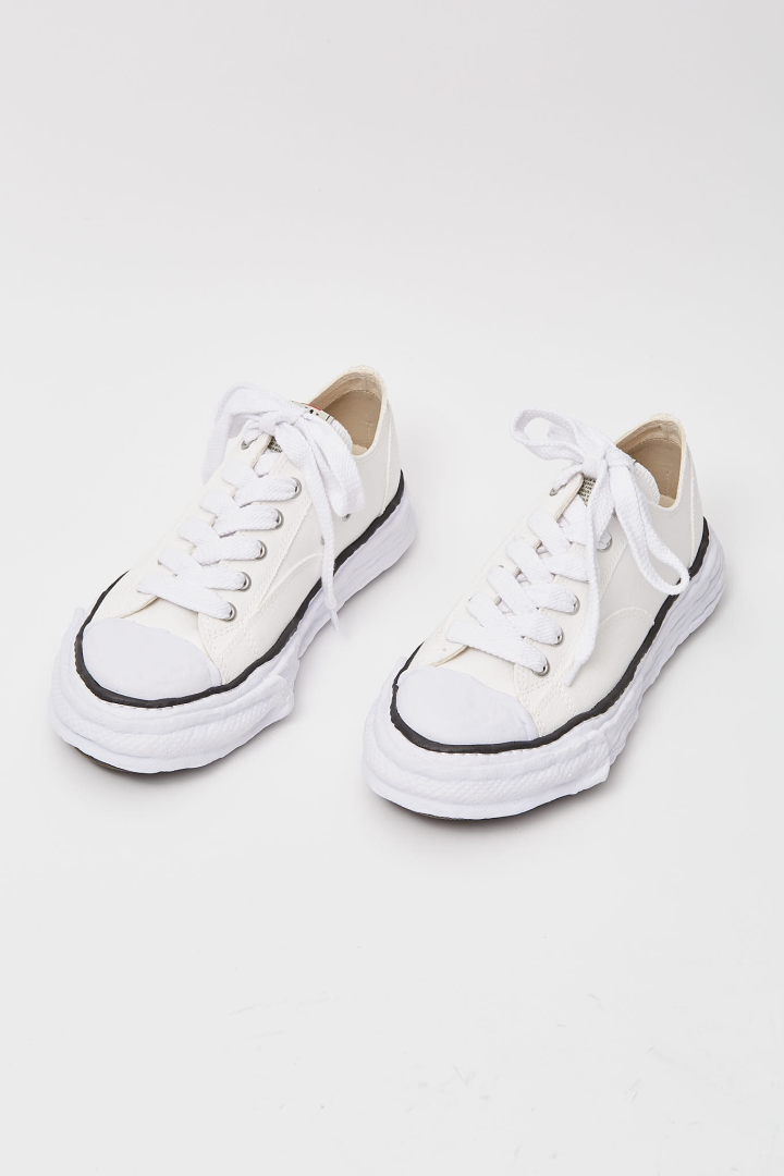 Peterson 23 / Original Sole Canvas Low-Top Sneaker - White