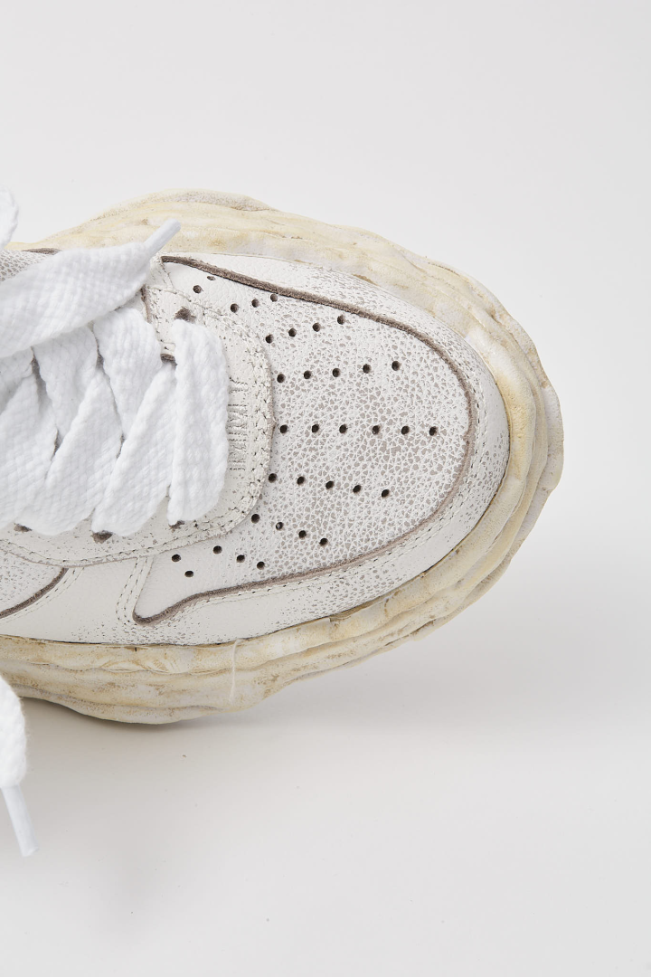 Wayne / Original Sole Shrink Leather Low - Top Sneaker - White
