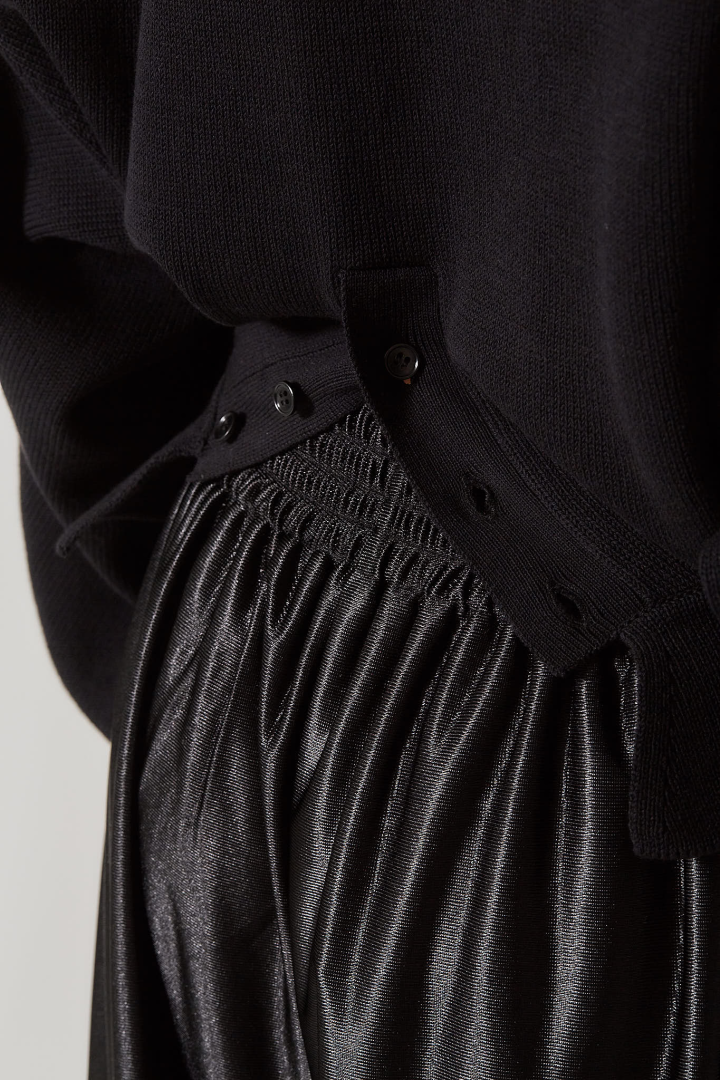 Upside Down Sweater - Black