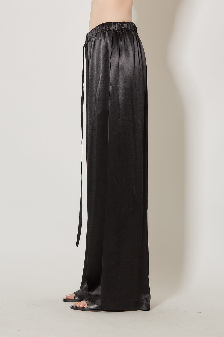 Fera Straight Leg Cropped - Black