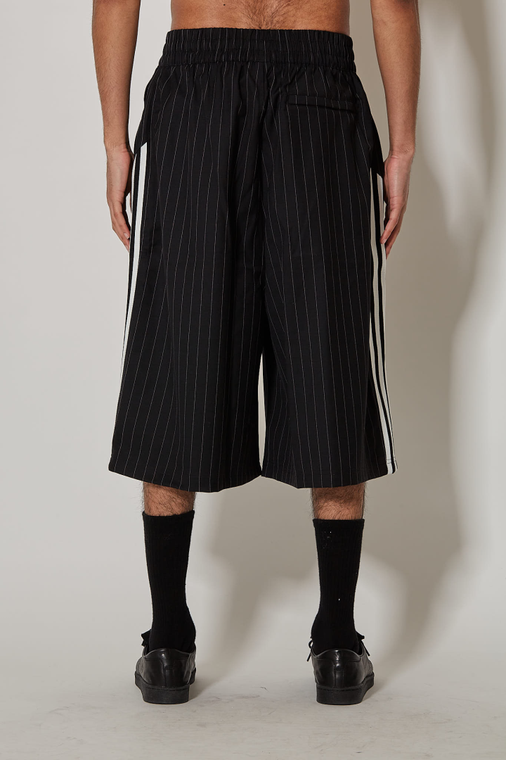 WC Pinst Short - Black/White