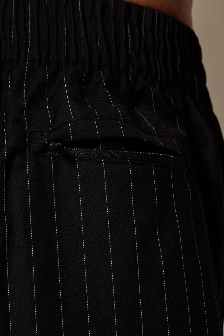 WC Pinst Short - Black/White