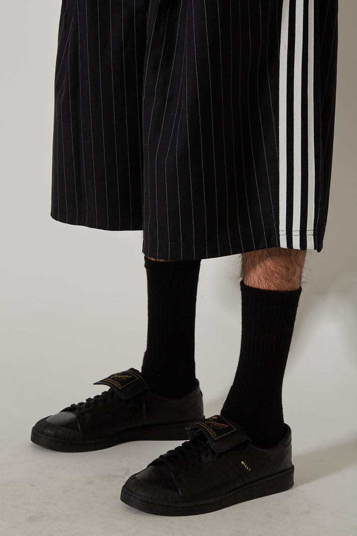 WC Pinst Short - Black/White