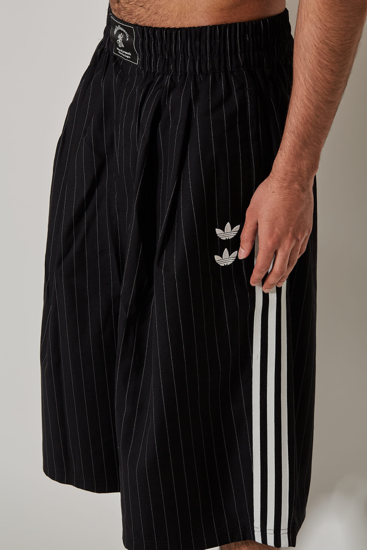 WC Pinst Short - Black/White