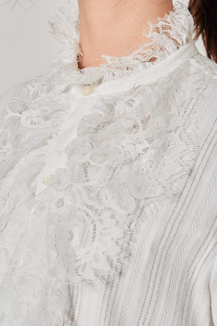 Freda Comfort Shirt With Lace Ruffles - Natural White