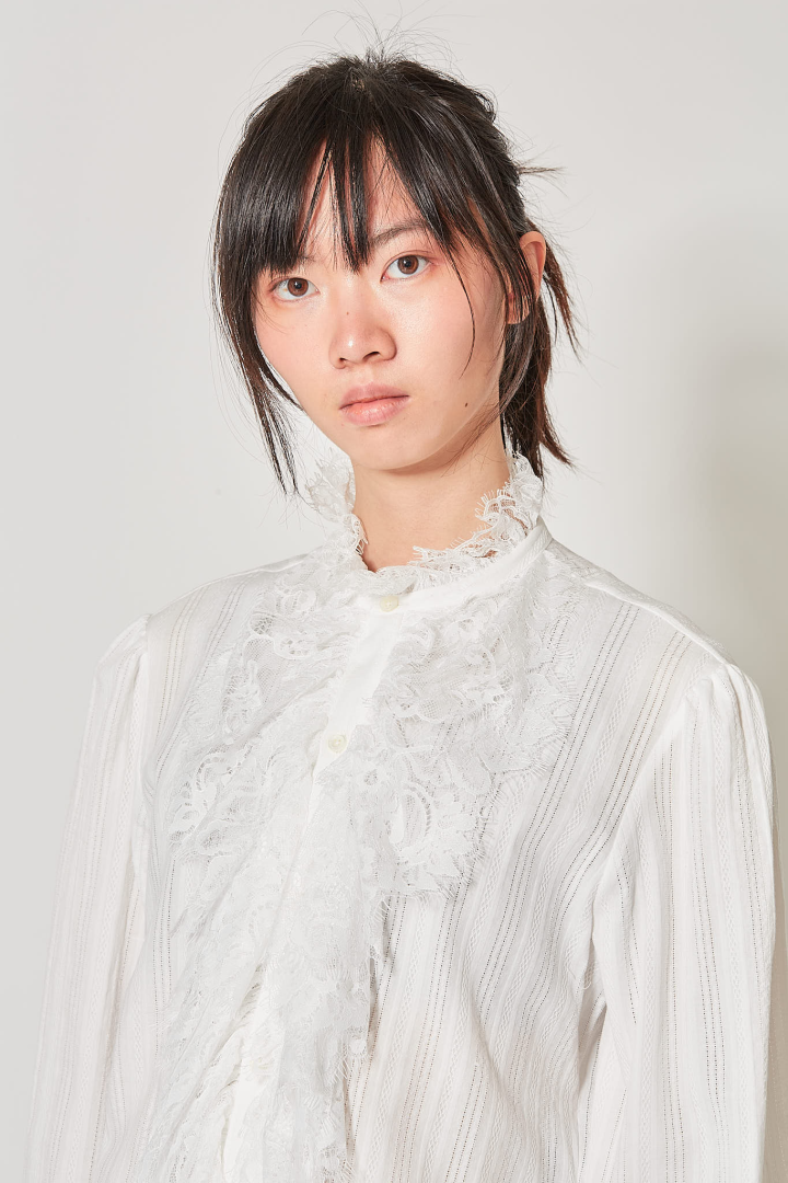 Freda Comfort Shirt With Lace Ruffles - Natural White